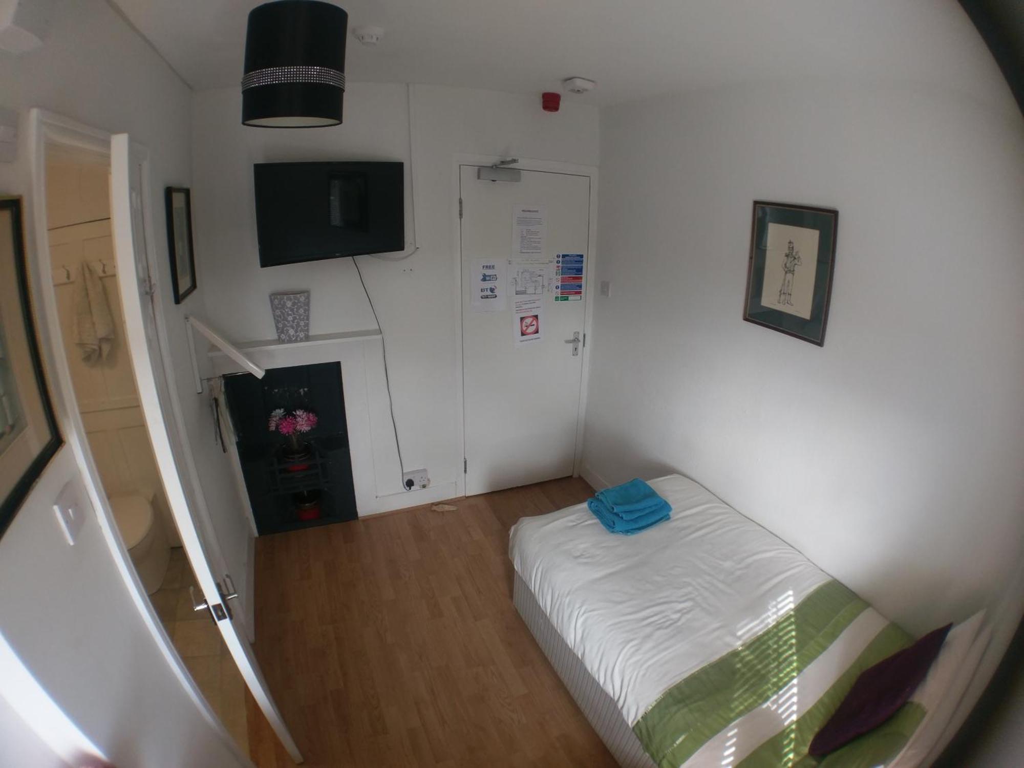 The Rifle Volunteer Bed & Breakfast Уеър Стая снимка