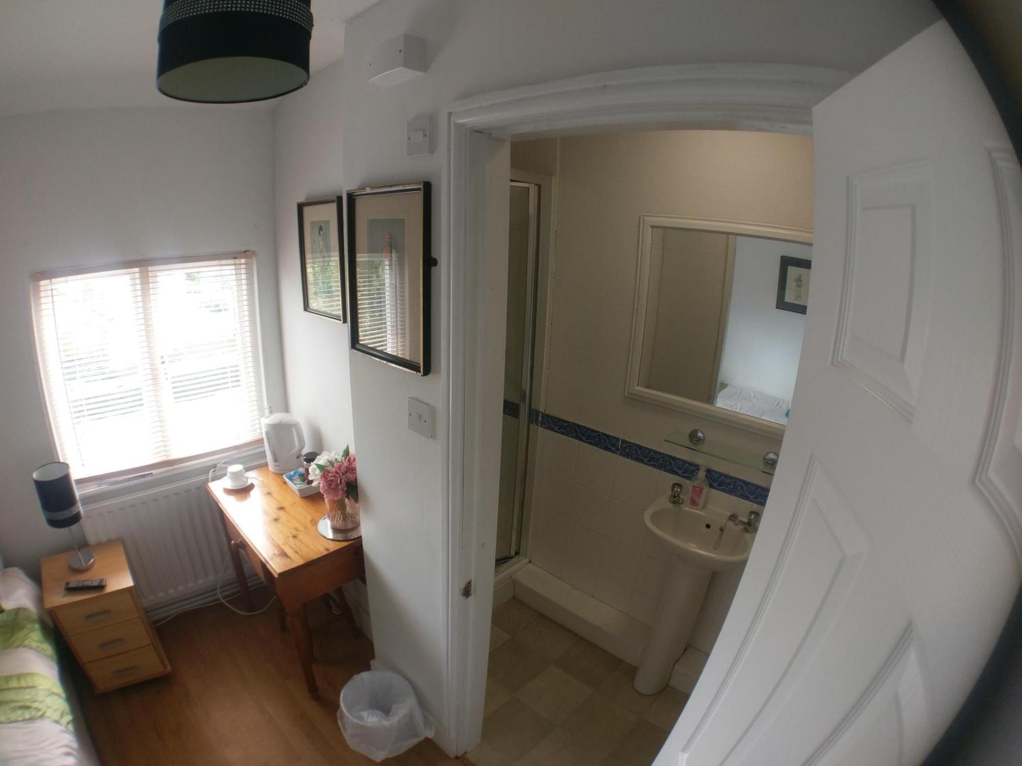The Rifle Volunteer Bed & Breakfast Уеър Стая снимка